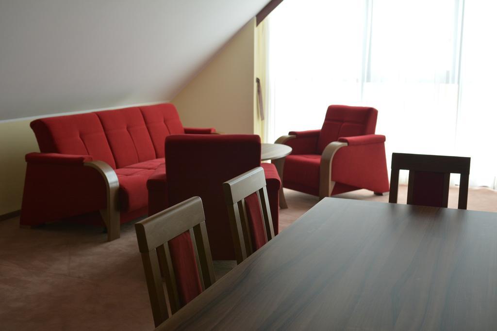 Hotel Gosciniec Pan Tadeusz II Giżycko Habitación foto