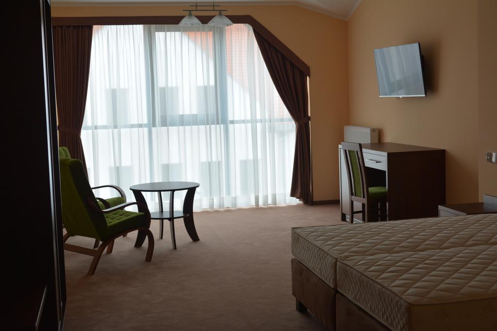 Hotel Gosciniec Pan Tadeusz II Giżycko Habitación foto